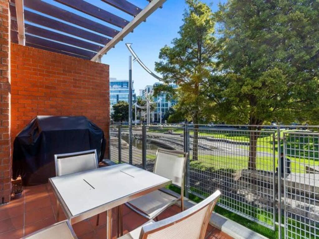 Sleek Modern Pad Next To Spark Arena Free Parking Auckland Exterior foto